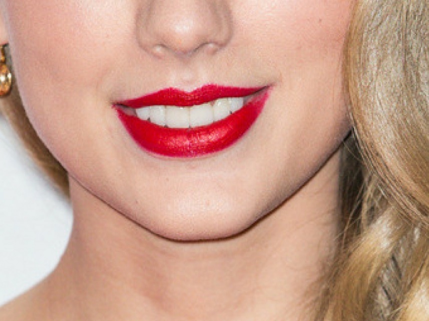 taylor swift smiling